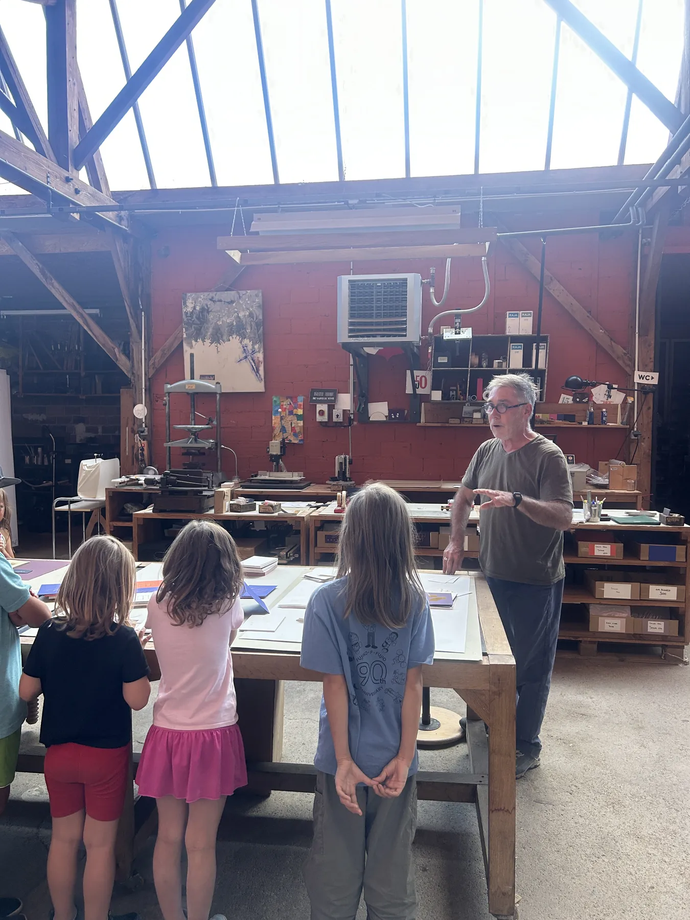 Discovering the printing workshop next door to The Nest with its owner, Stéphane.